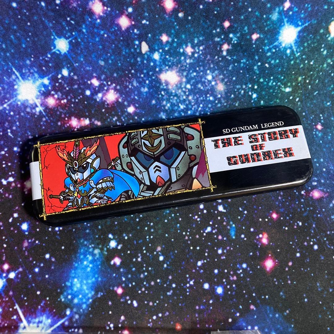 SDガンダムの缶ペンセット（ナイトガンダム、武者ガンダム　ペンケース）