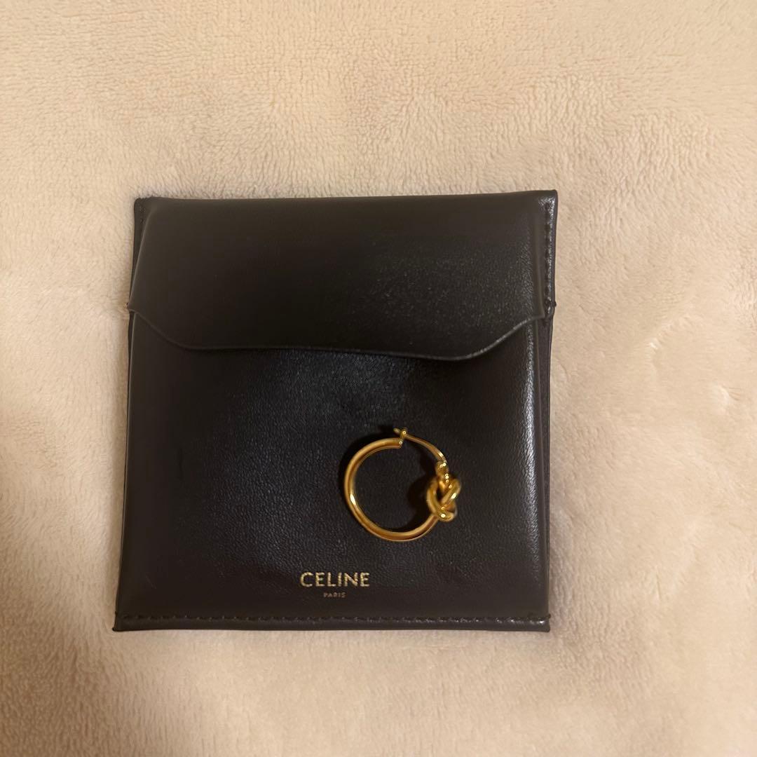 セリーヌフープピアス片耳