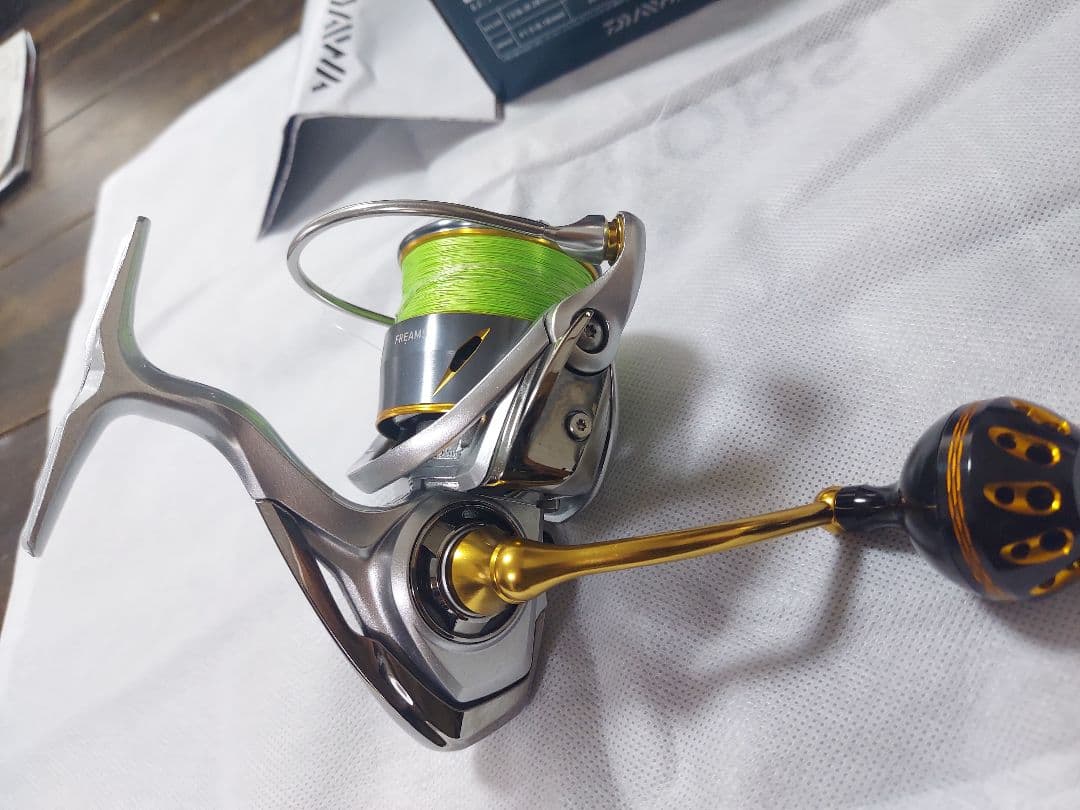 DAIWA 21フリームスLT4000-CXH スピニングリール
