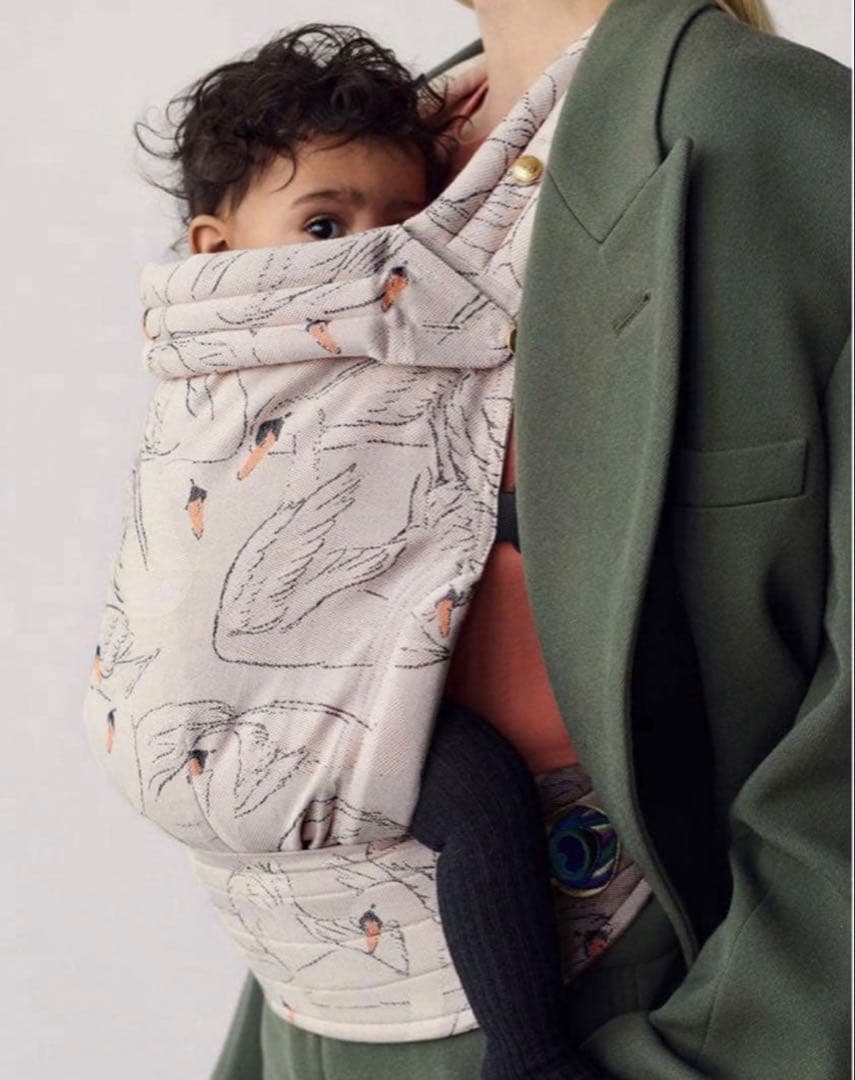 お値下げ！箱付き新品未使用artipoppe　アーティポッペ　抱っこ紐