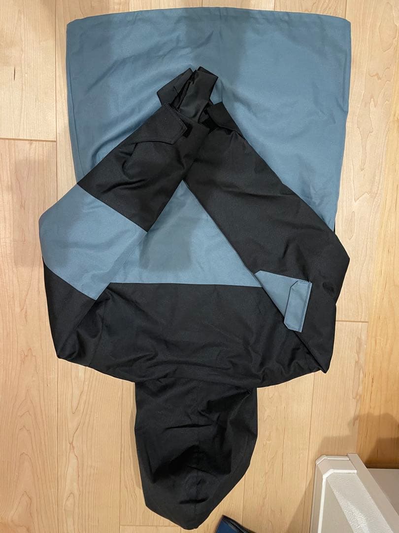 スノーボードウェア 黒と青のツートン　セットアップ