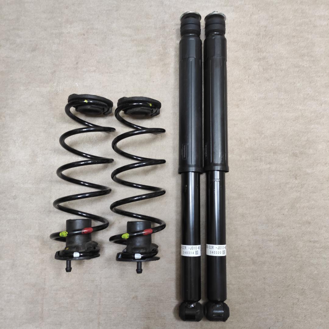 い*ん様 送料無料　JF5 N-BOXカスタムターボ　純正リアサスペンションセッ