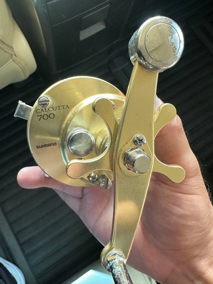 SHIMANO CALCUTTA 700 ベイトリール