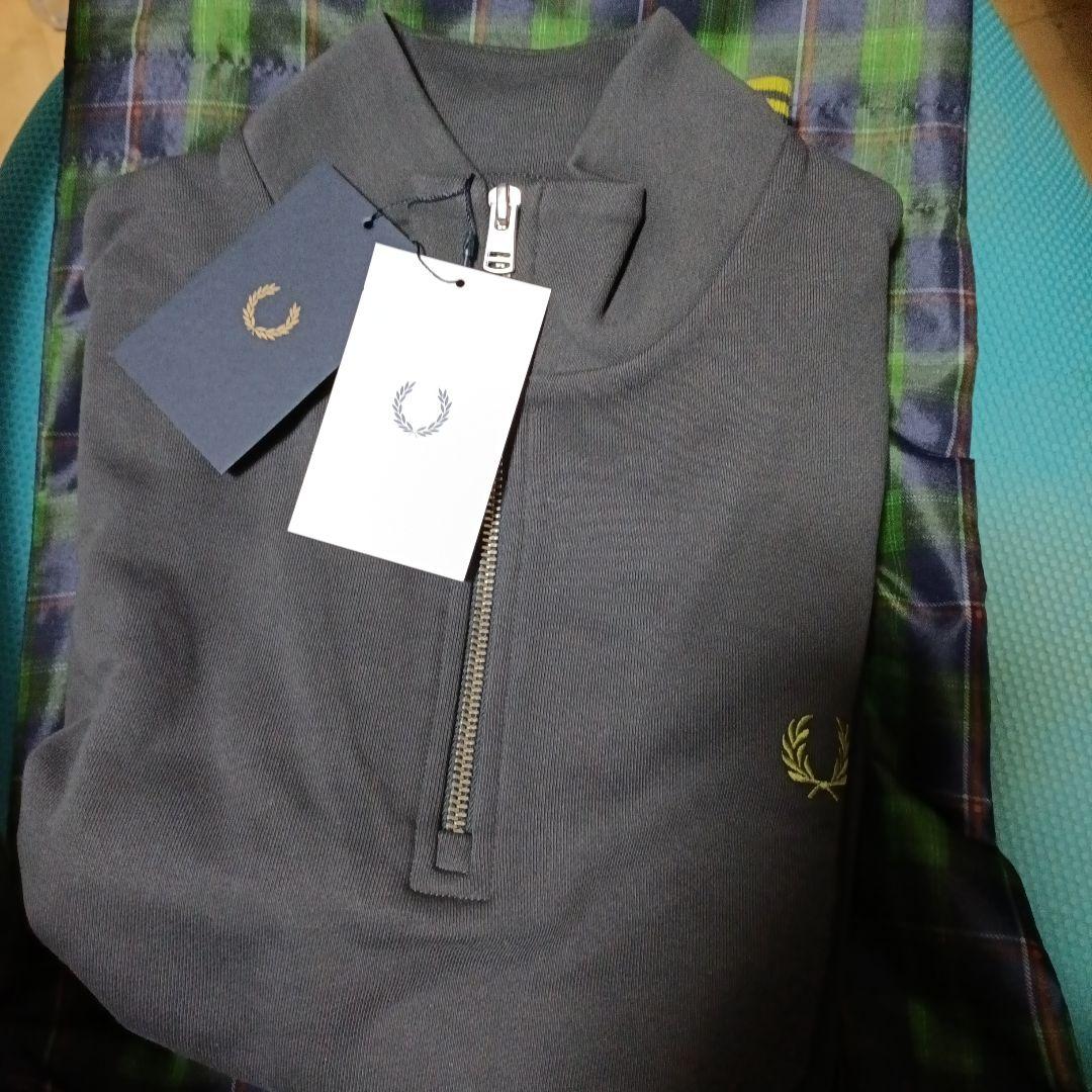 新品タグ付き　Fred Perry ジップアップトレーナー ネイビー