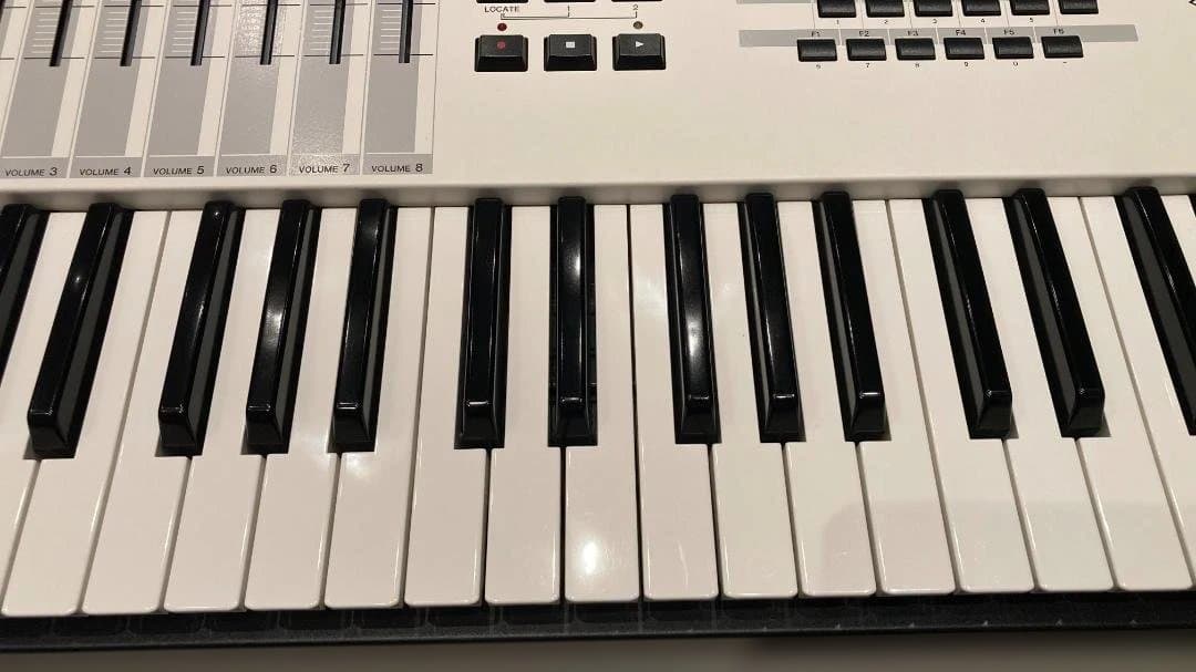 【中古】YAMAHA MOTIF XF7 WH シンセサイザー ハードケース付