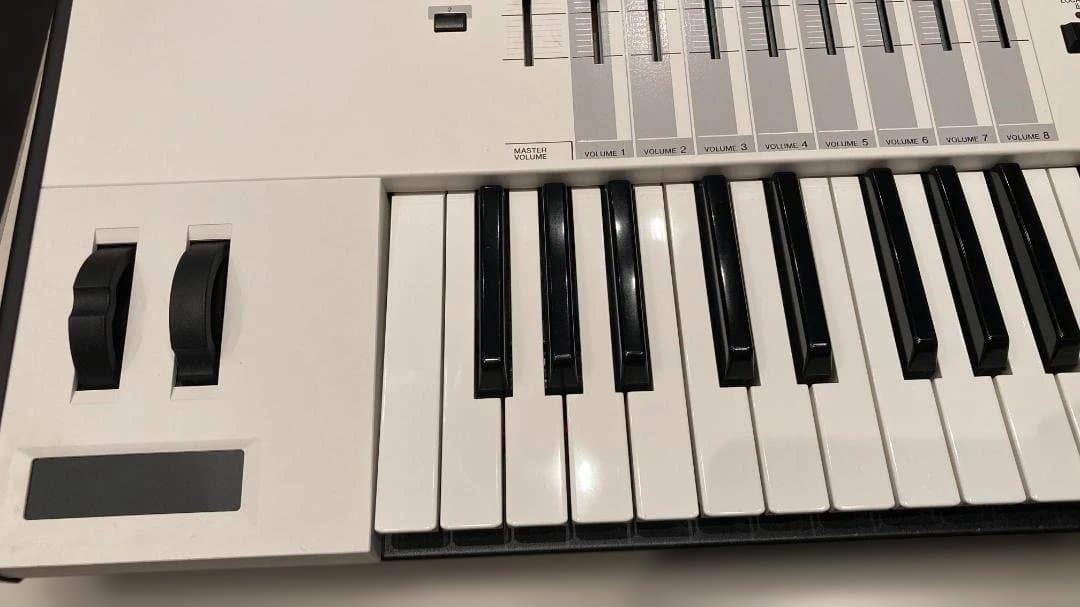 【中古】YAMAHA MOTIF XF7 WH シンセサイザー ハードケース付