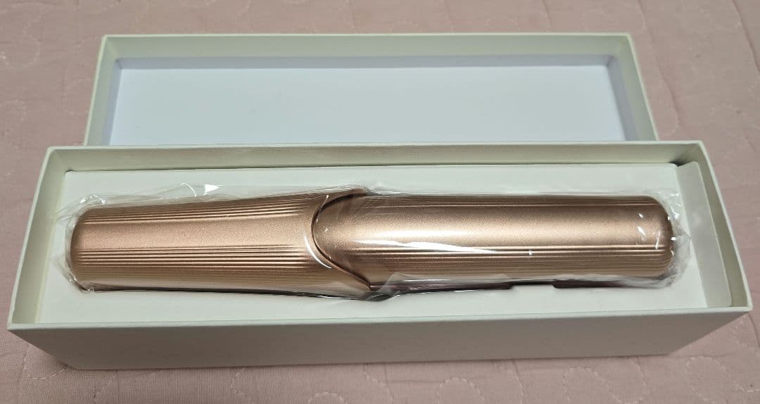 新品未使用　ReFa ピンク ストレートヘアアイロン