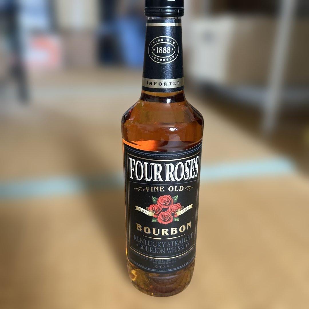 FOUR ROSES　フォアローゼス　ブラックラベル　旧ラベル　700mI