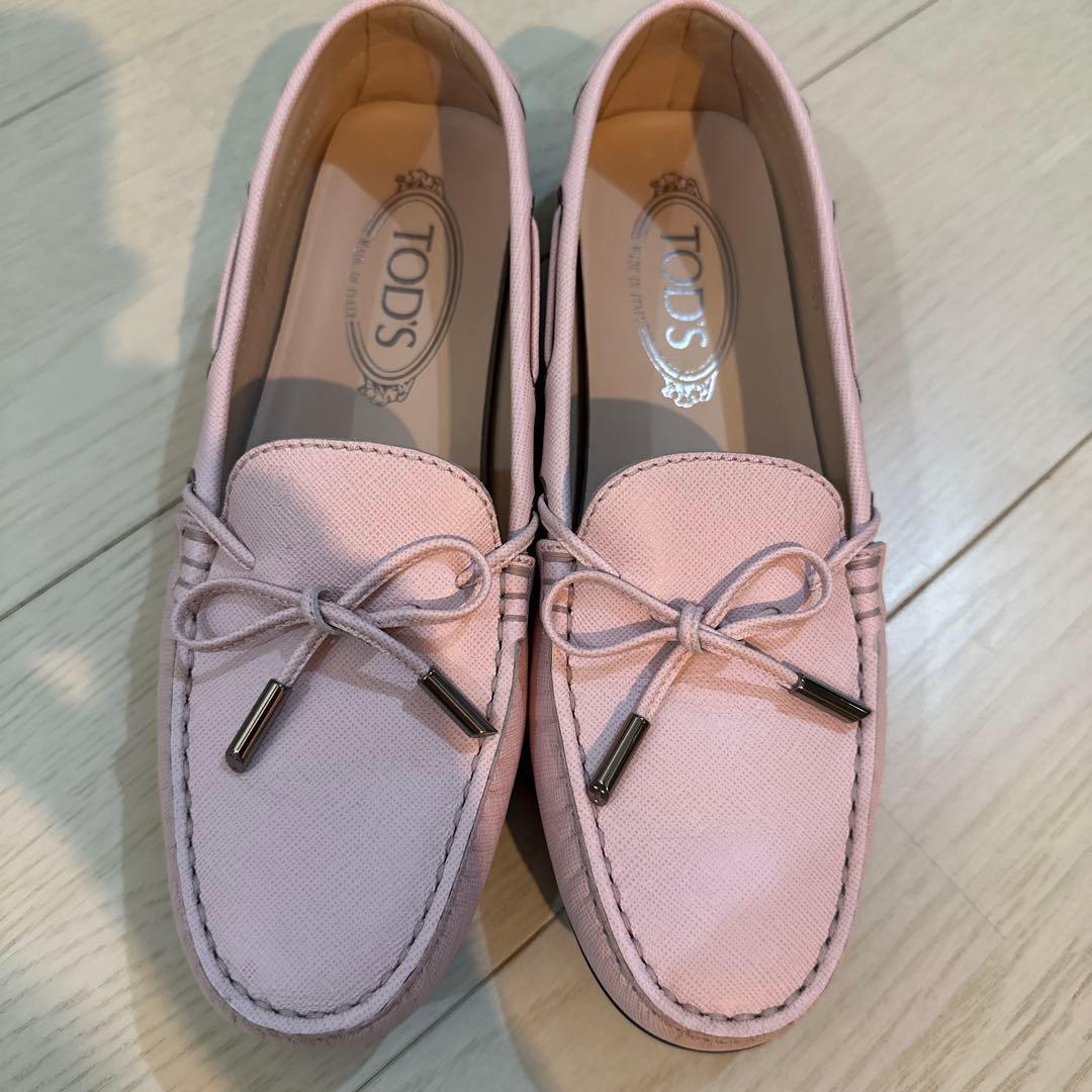 TOD'S ピンク ローファー新品同様