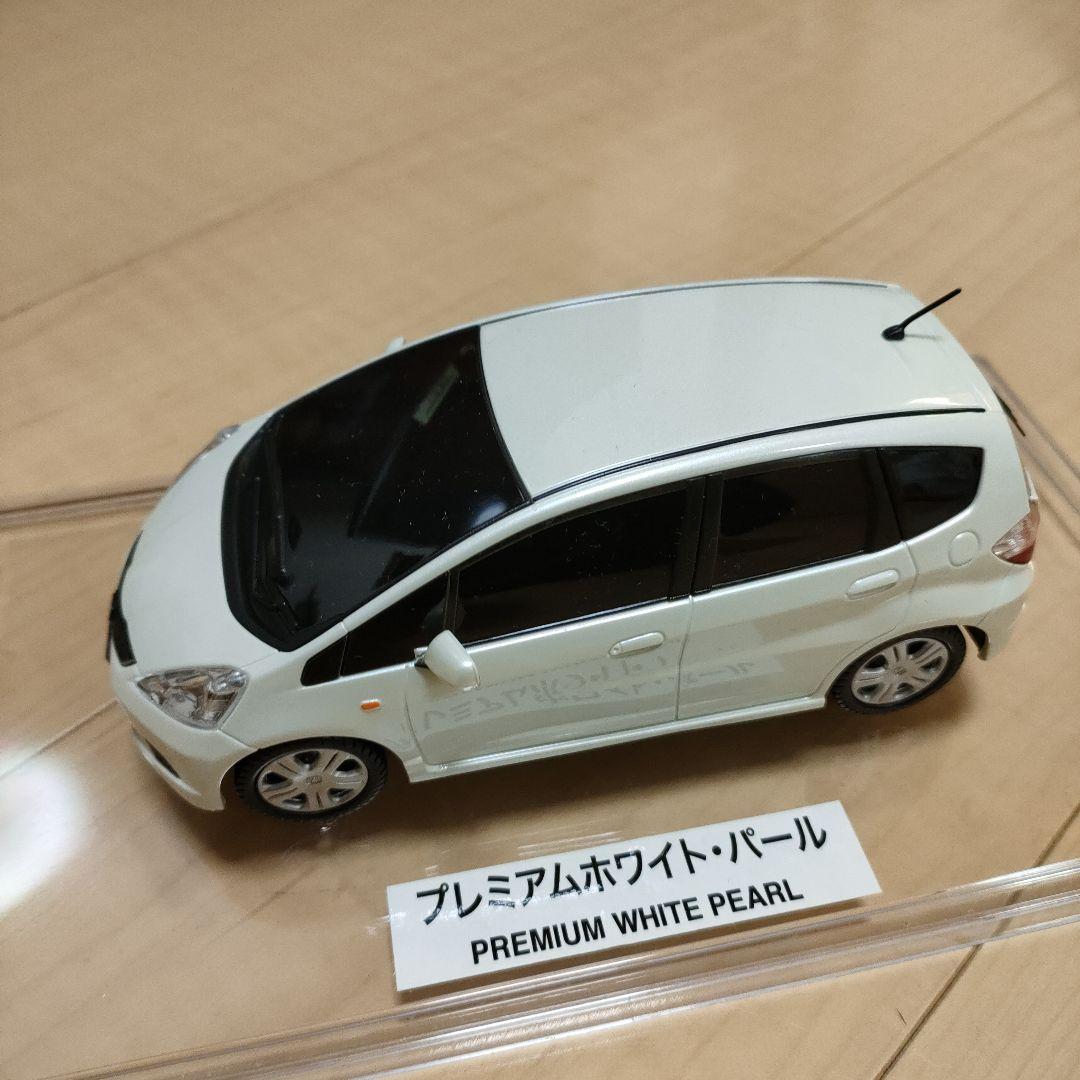 フィットRS プレミアムホワイト・パール ミニカー