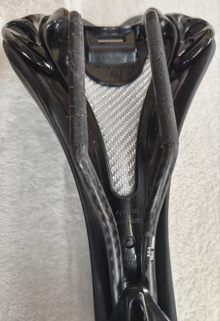 fi'zi:k ALIANTE VERSUS X カーボンレール229g