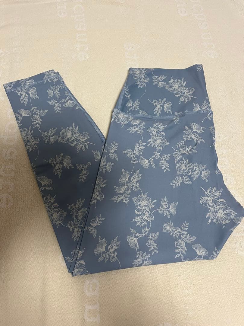 スカーラSUKALA レギンス　ボタニカル花柄　Lサイズ