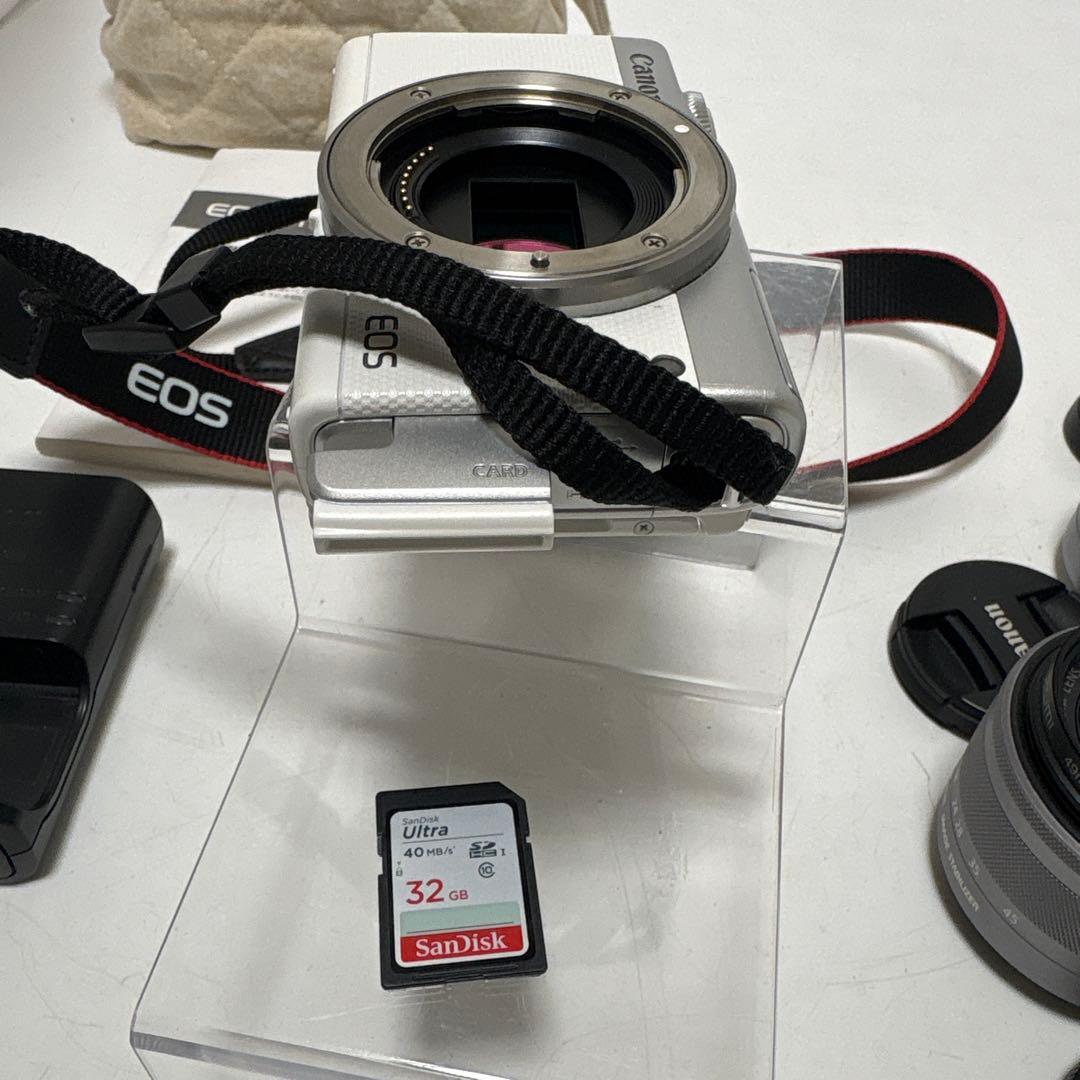 サ*ー様 Canon EOS M100 ホワイト レンズ2点 ミニ三脚 備品あり