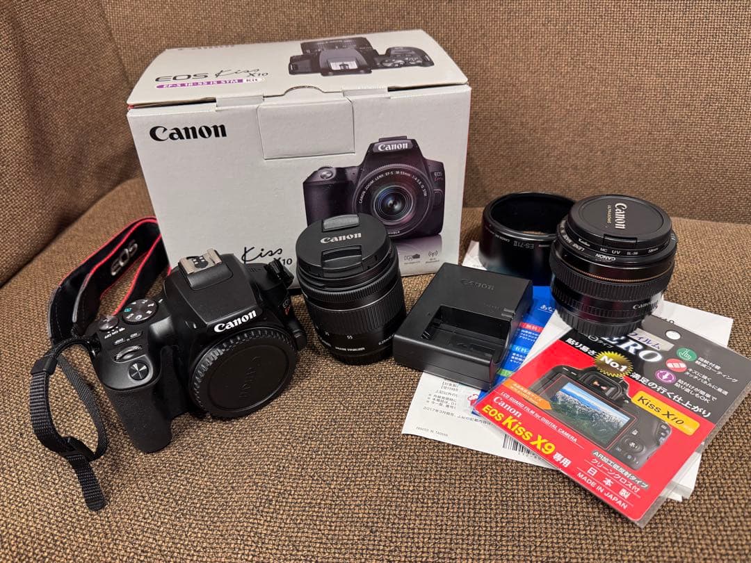 Canon EOS Kiss X10 デジタル一眼レフカメラ 単焦点レンズ付き