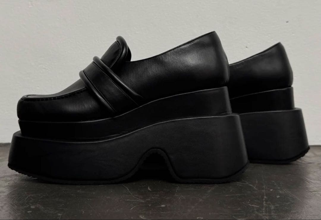 Glam Lips VOLUME ソール LOAFER