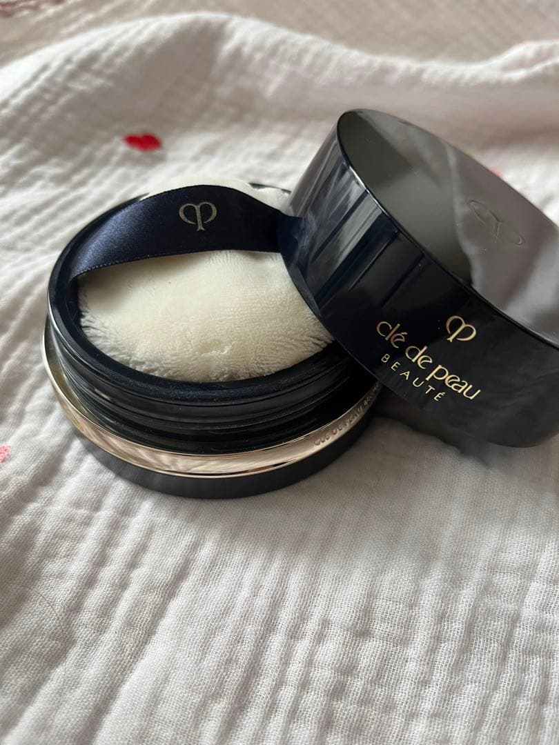 クレ・ド・ポー ボーテ プードルトランスパラントｎ 1ライト