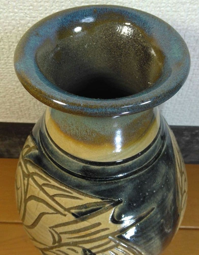 人間国宝 金城次郎 壷屋焼 小花瓶 栞 共箱(本人書付真筆) 壺屋焼 青首花瓶