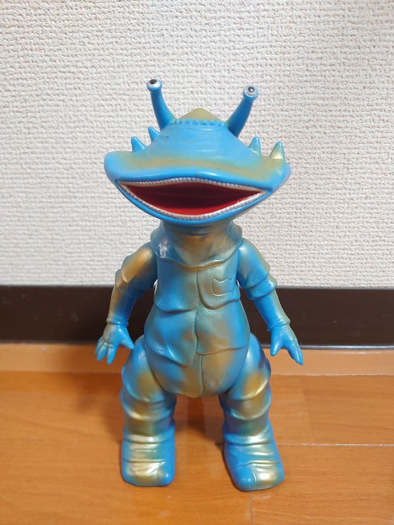 ブルマァク　復刻　カネゴン　ソフビ　怪獣　ウルトラQ　ウルトラマン　フィギュア