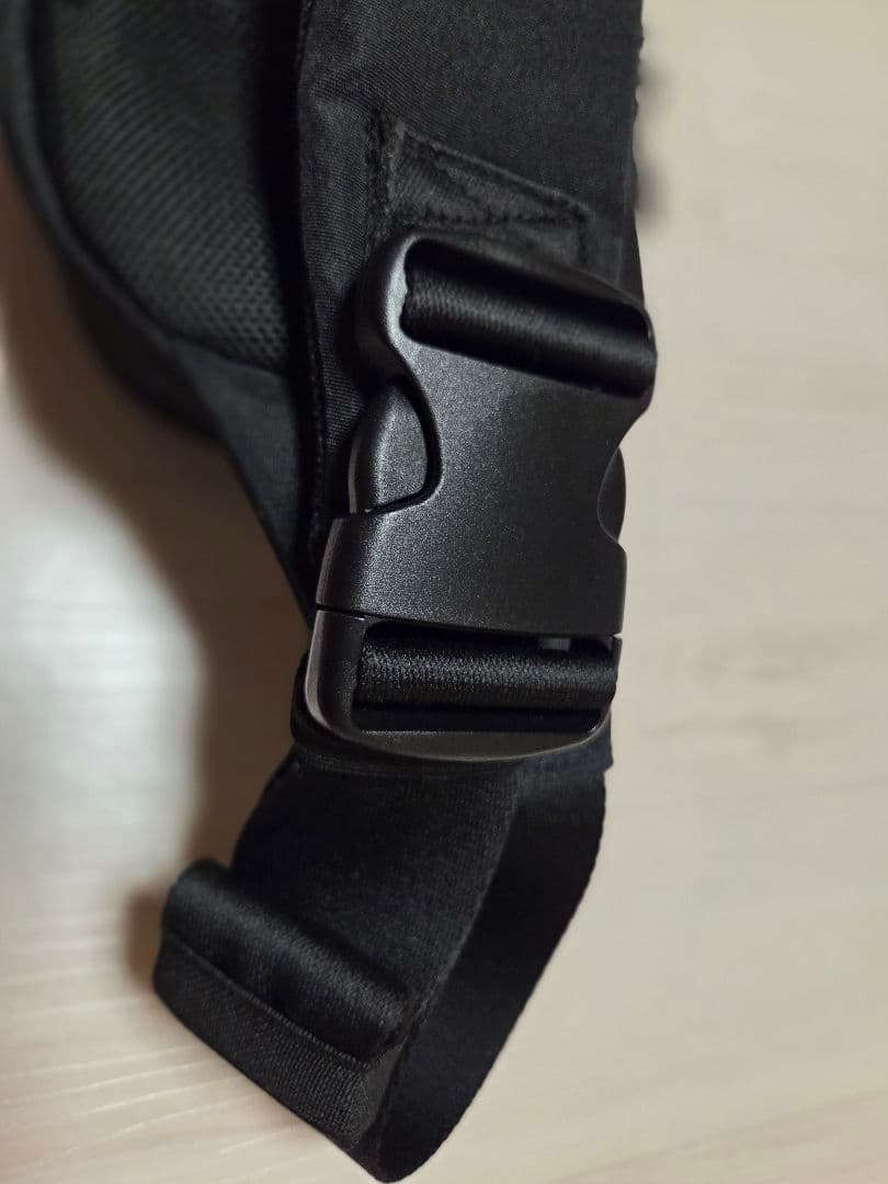 【美品•送料込み】POMULU ★ブラック★ 2way ヒップシート