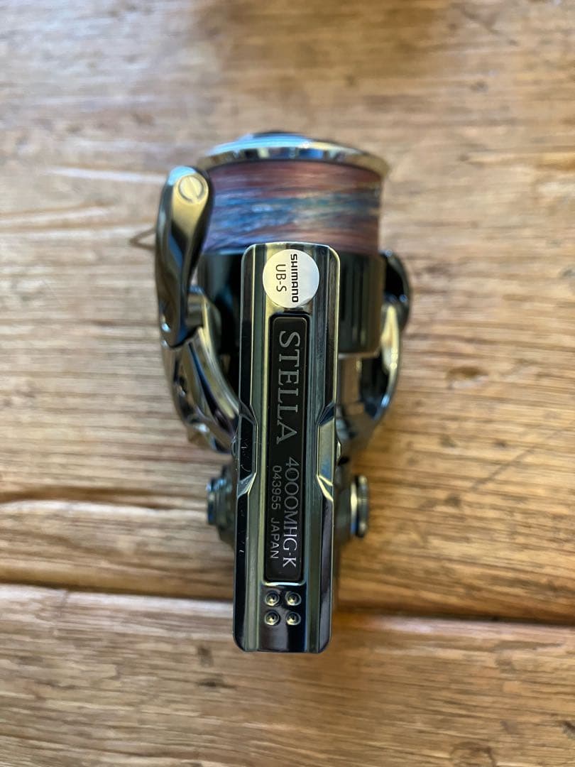 超美品　SHIMANO 22 ステラ　4000 MHG