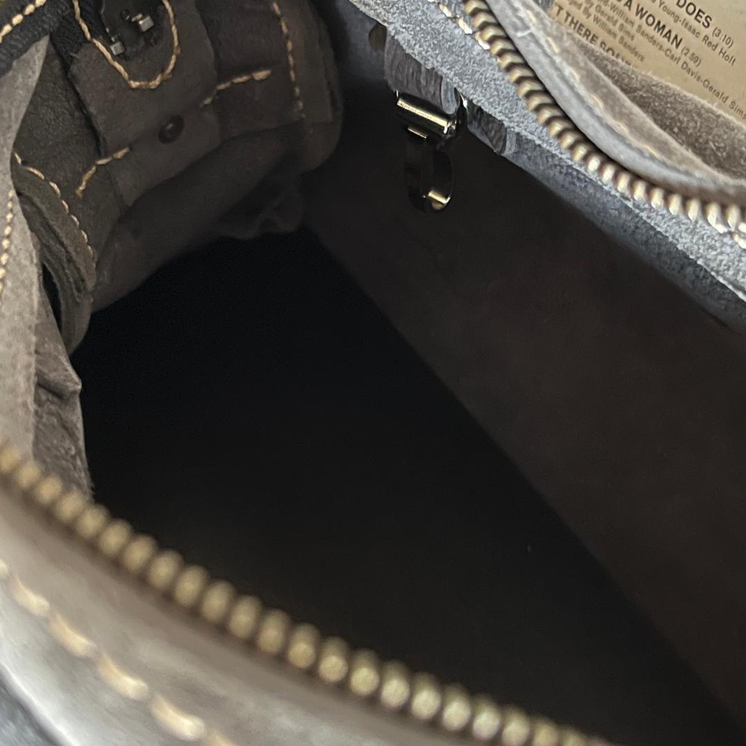 グレー スエード ボストンバッグ　kudu革ボストンバッグ　シンプル　秋冬バッグ