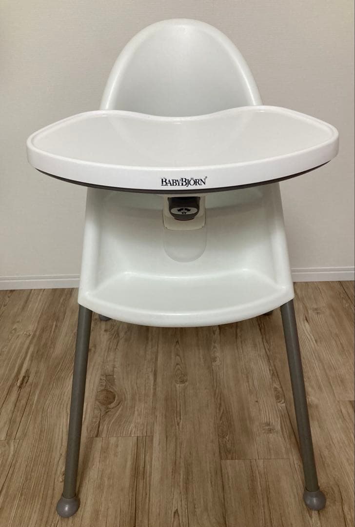 BABYBJÖRN ベビービョルン　椅子　イス　ハイチェア ホワイト白　赤ちゃん
