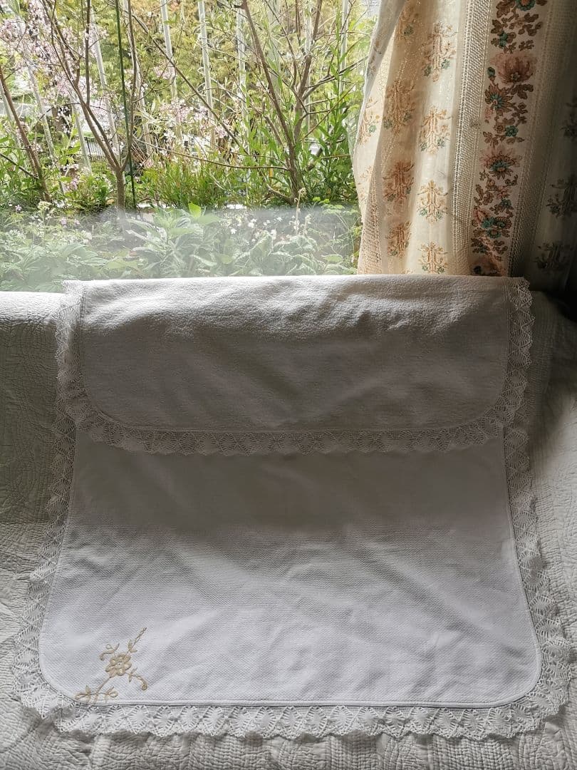 アンティークフランス ピケドプロヴァンス ボビンレース刺繍＆フリル付ブランケット