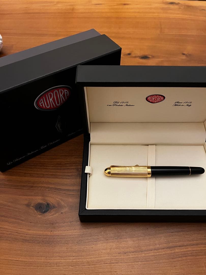 アウロラ 万年筆 88 ゴールドキャップ/ブラック 801 EF