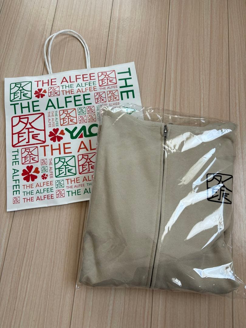 【ショッパーおまけ】ALFEEポテくまくんパーカー（サンドベージュ）
