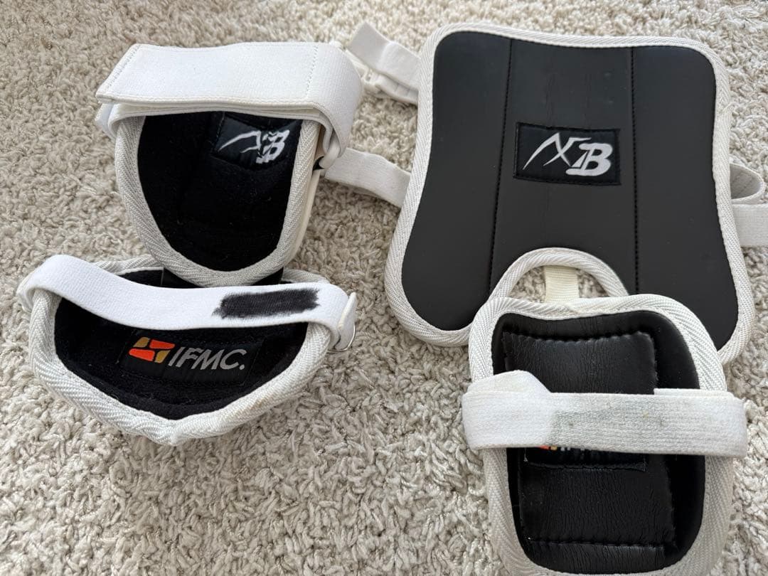 人気　#アクセフ　#エルボーガード　#フッドガード #ホワイト　#野球