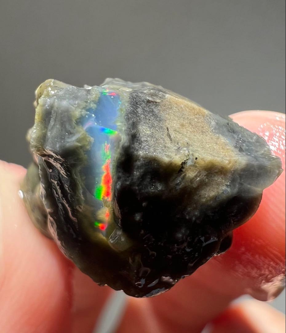 国産鉱物　福島県宝坂産　ノーブルオパール