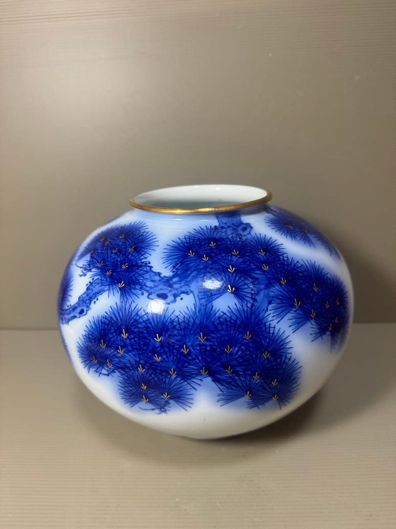 2167 香蘭社　染錦模様　老松文　花瓶　 金彩