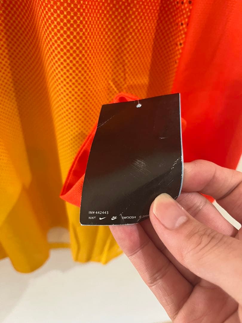 サッカー　NIKE バルセロナ メッシ 　ユニフォーム　未使用、タグ付き　長袖