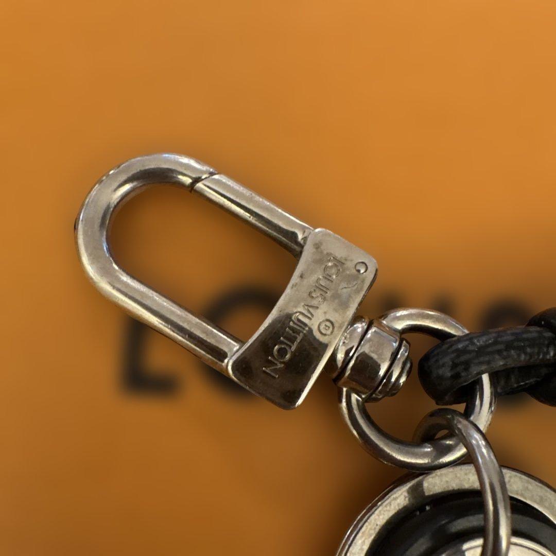 ss•OKN　ロゴ付きキーホルダー