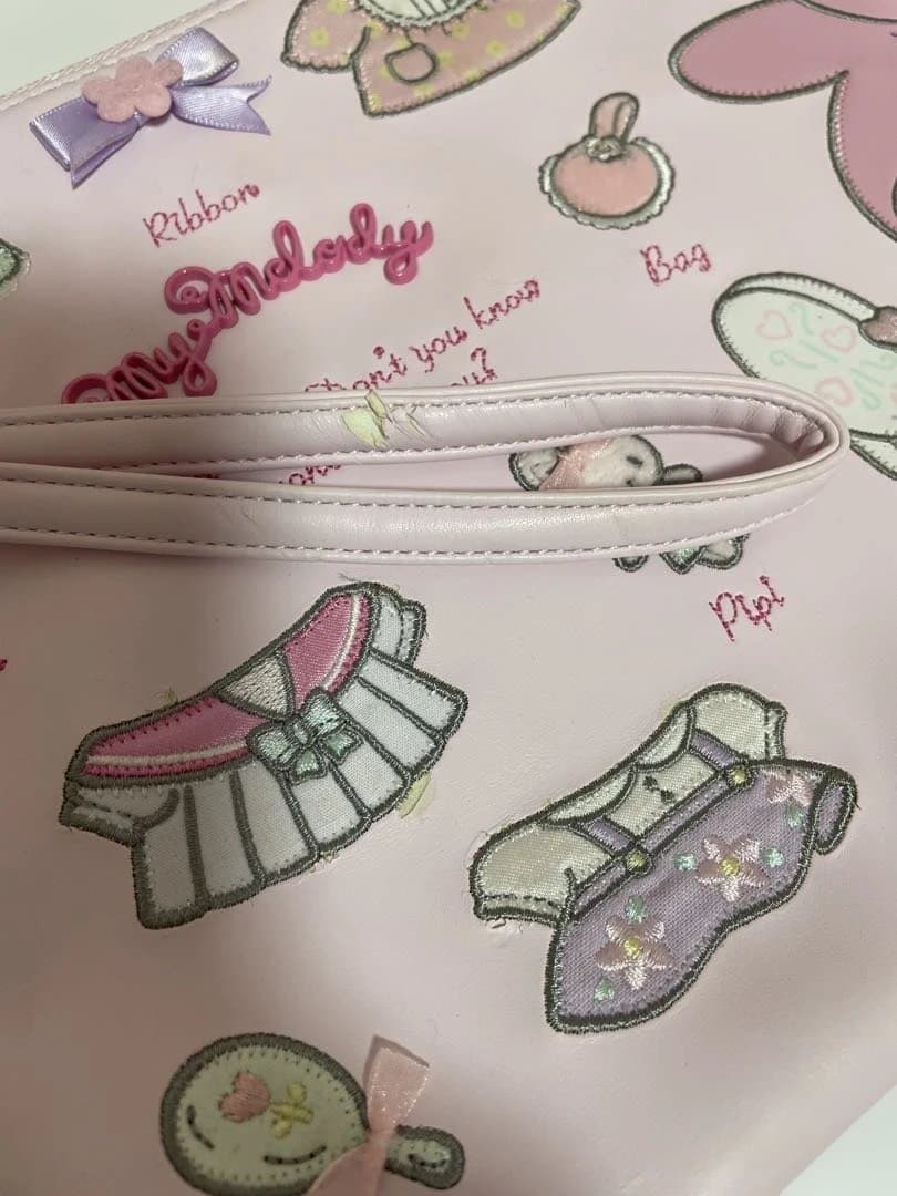 My Melody 大きめポーチ ピンクきせかえマイメロ⚠️破れあり