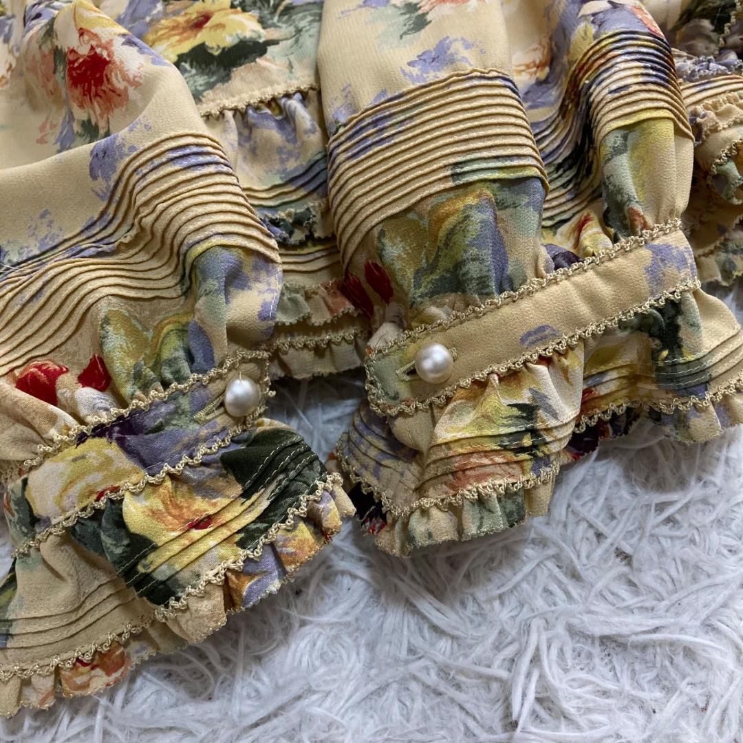 15797✨美品✨カネコイサオ コサージュ付 ピコフリル 花柄 ブラウス