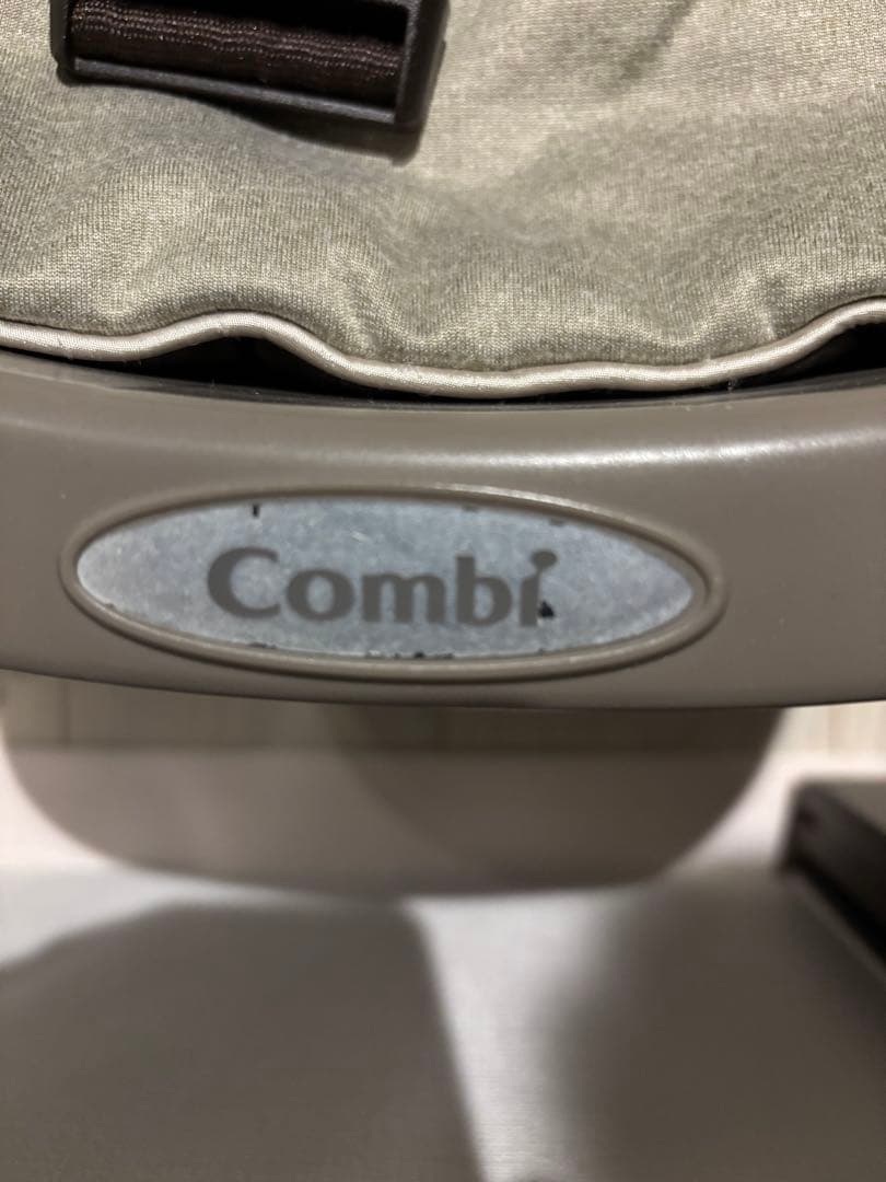 【中古品】Combi電動ハイローチェアグレー
