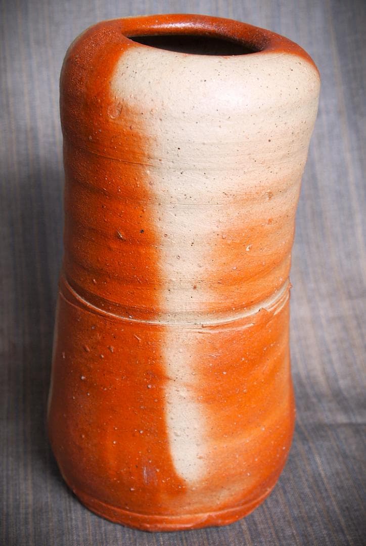 人気作家★金重有邦【師：金重素山、金重陶陽】★備前緋襷花入★共箱・布