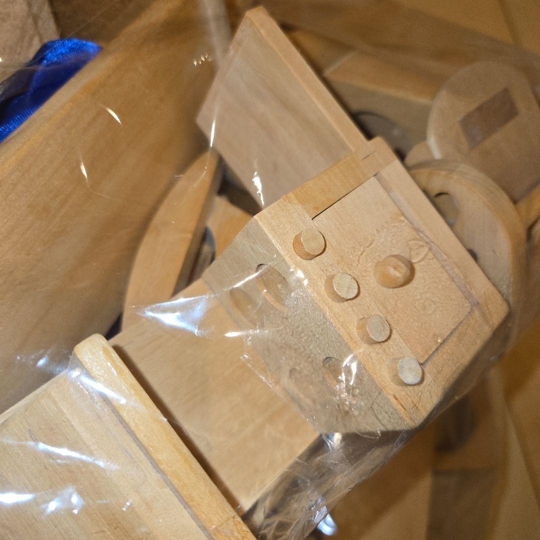 【廃盤】ボーネルンド　ドールハウス　人形　家具一式セット付き