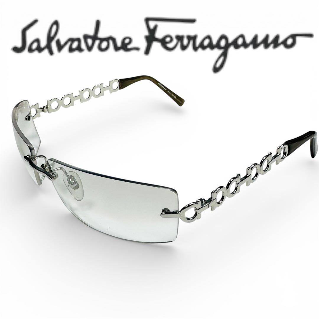 極美品 フェラガモ サングラス ガンチーニ 希少ロゴテンプル シルバー　1045