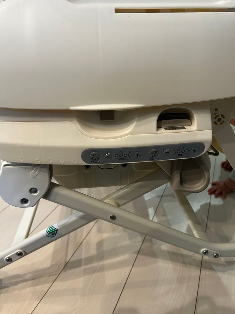 コンビ　ネムリラ　オート　スウィング　ココアブラウン　エッグショック