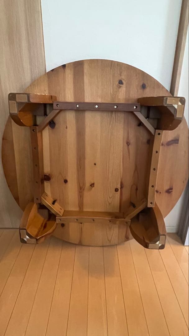 アクタス　F1テーブル　直径126㌢