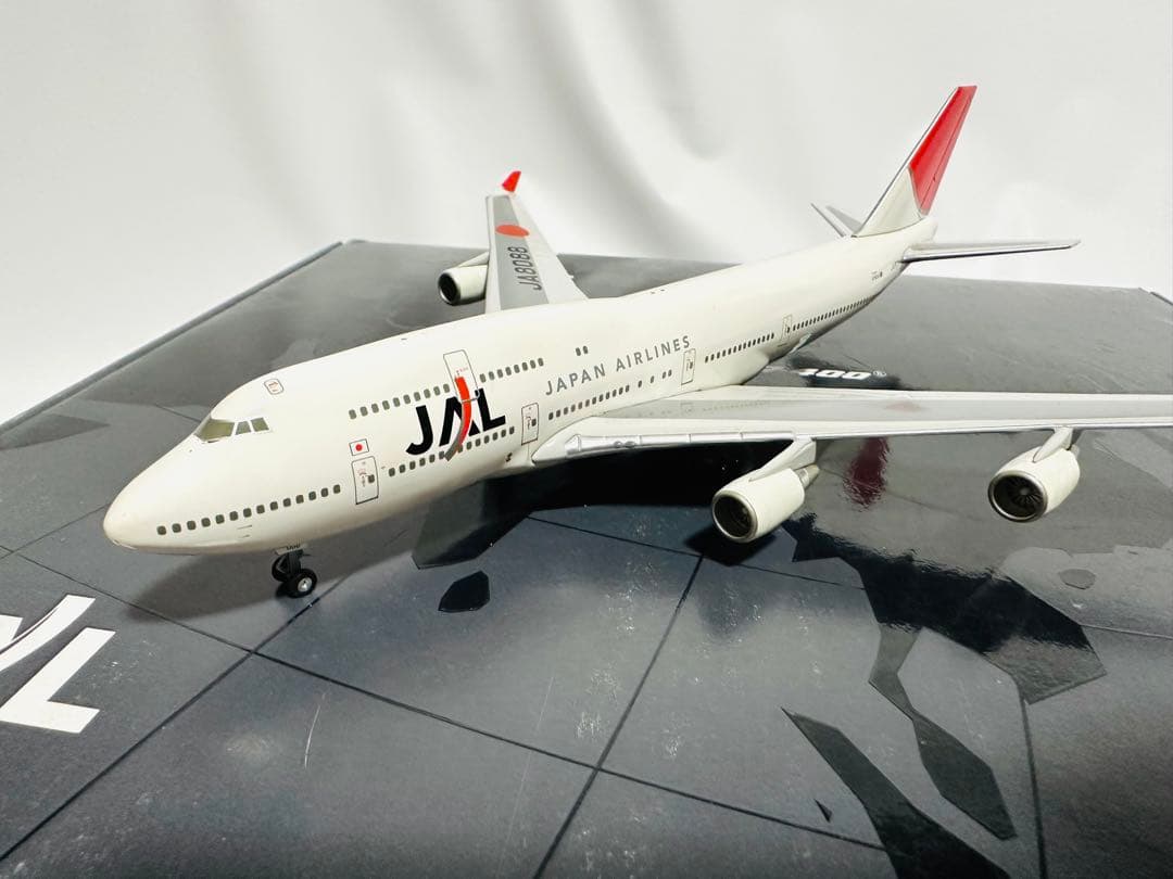 激レア 1/300 JAL 747-400 シリアル番号入りダイキャスト