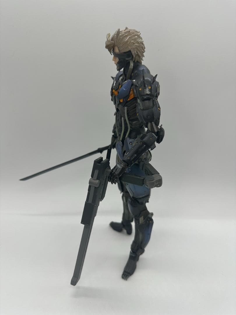 メタルギアソリッド 雷電 1/8　フィギュア