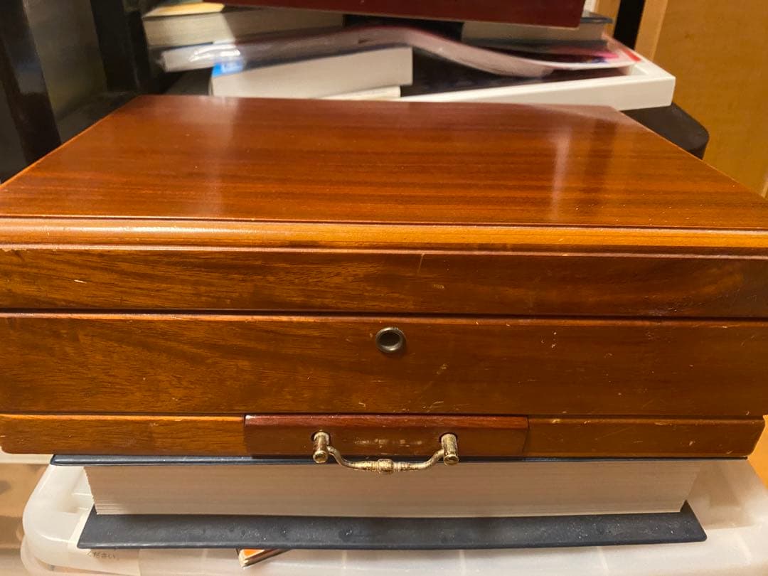 葉巻用ヒュミドール（木製シガーボックス】湿度計と湿度管理機能付、オマケ付！