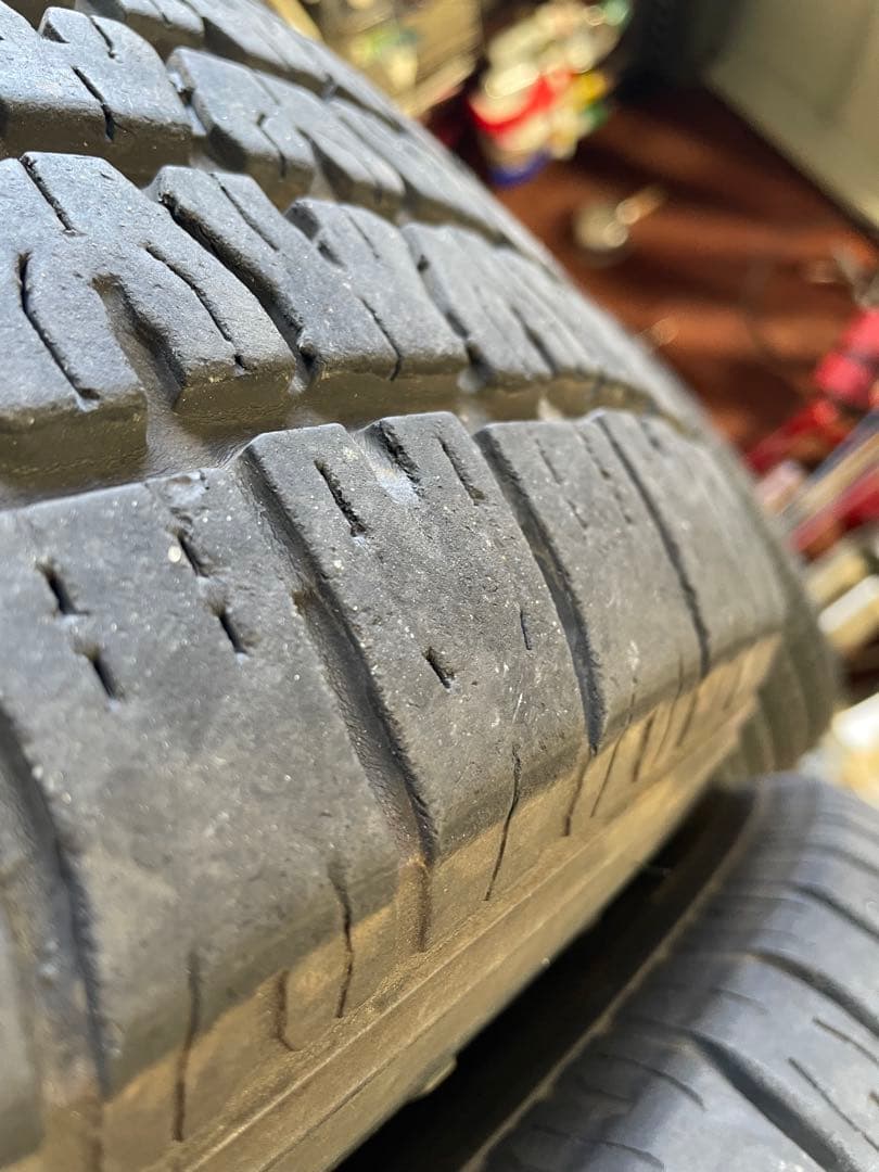 デイトナ グッドリッチ ハイエース 215/65R15 6H 4本 7J＋35