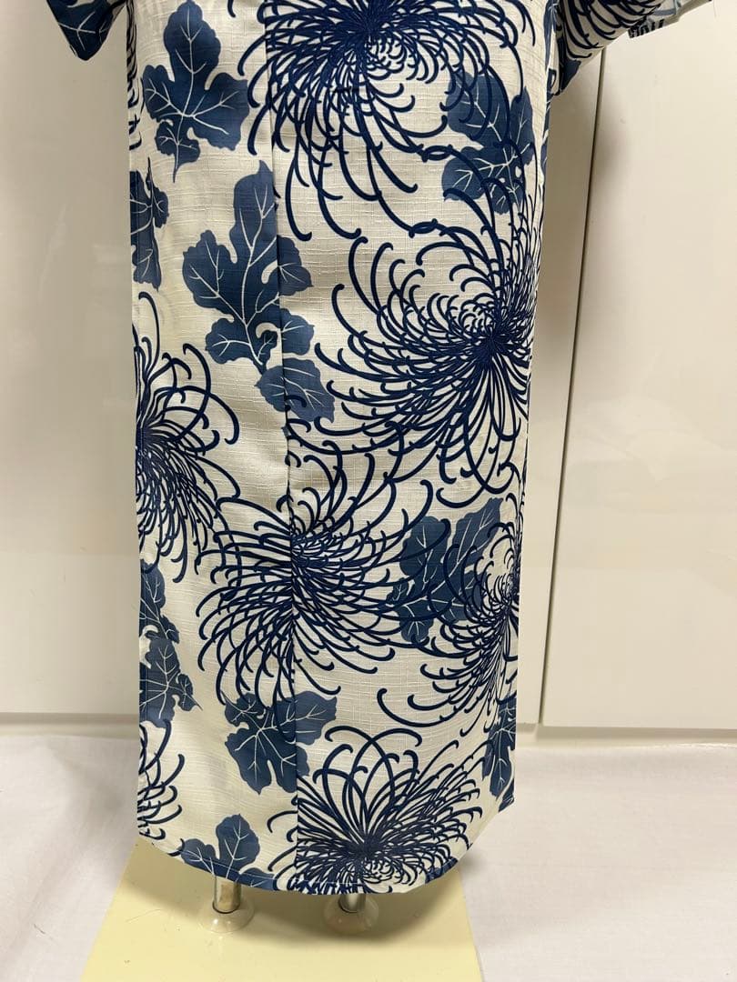 浴衣　ゆかた　ユカタ　白にブルー系 青系 Lサイズ　ポリエステル100%花火