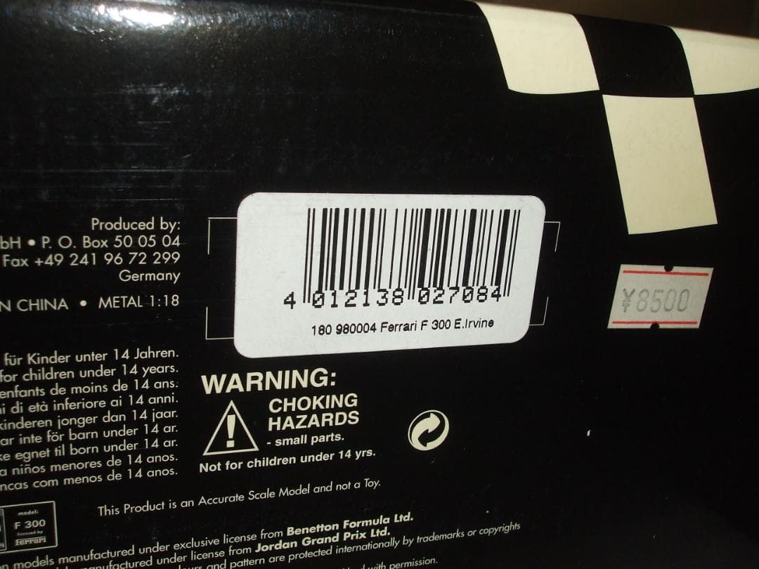 フェラーリ　F３００　E・アーバイン　＃４　ミニチャンプス　１／１８