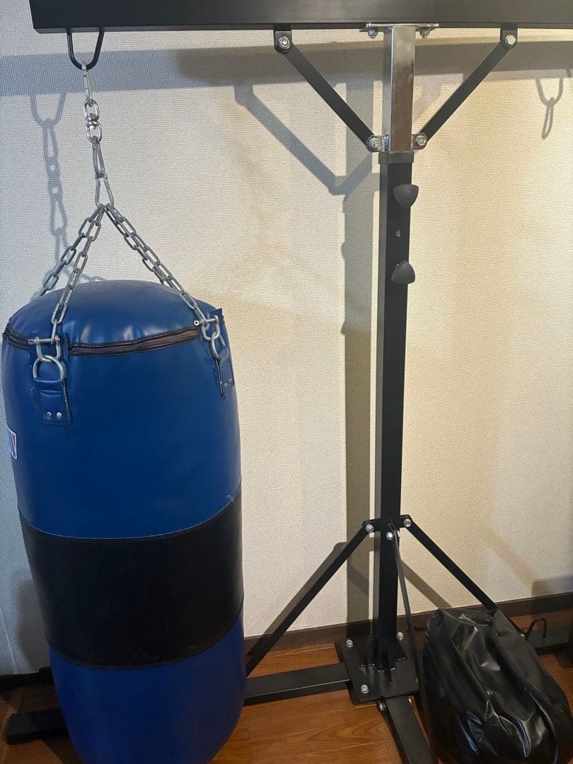 青と黒のサンドバッグ（スタンド付き）