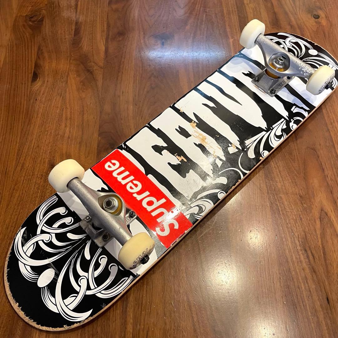 クリーチャー　スケボー　スケートボード　コンプリート　インディペンデント